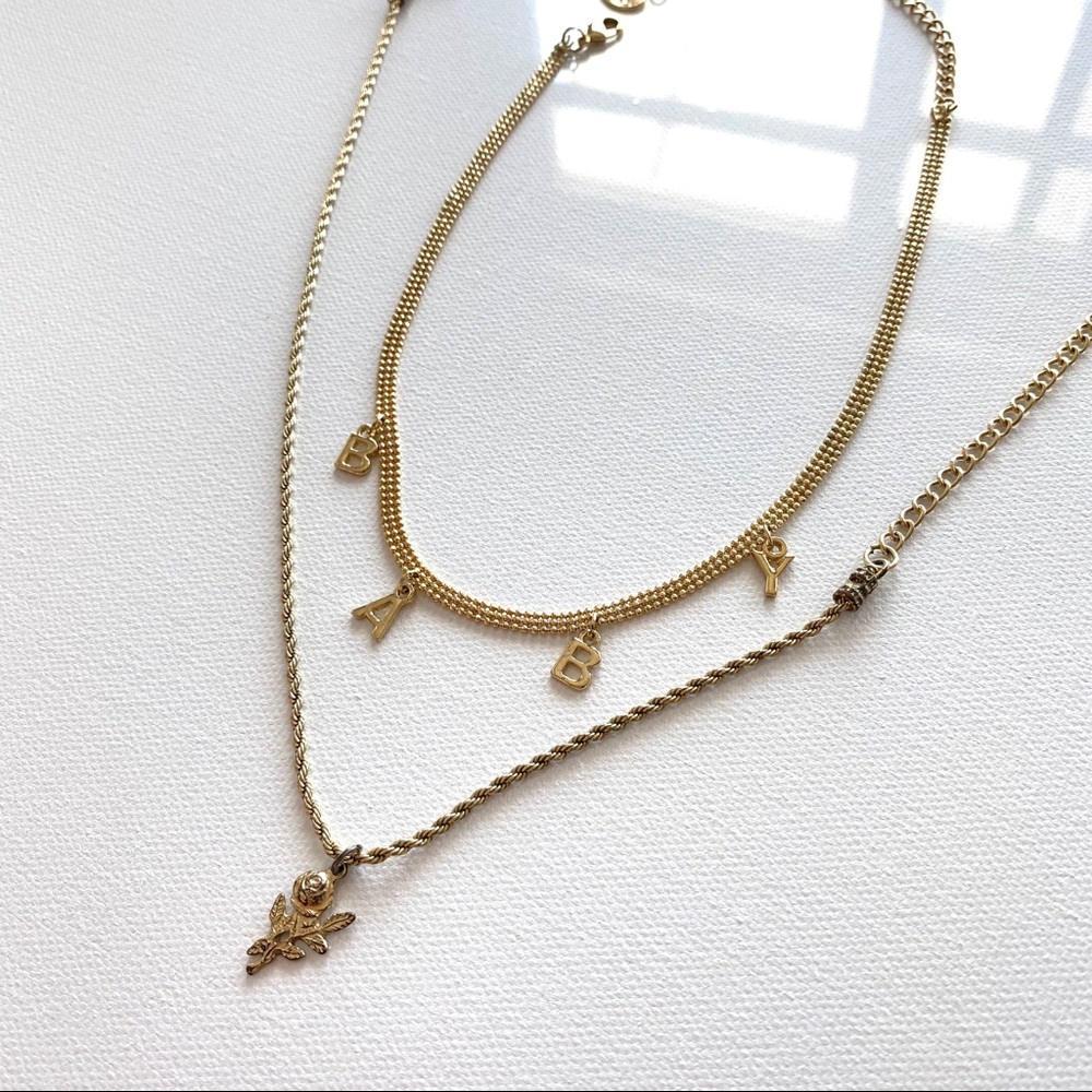 2000s babe necklace set